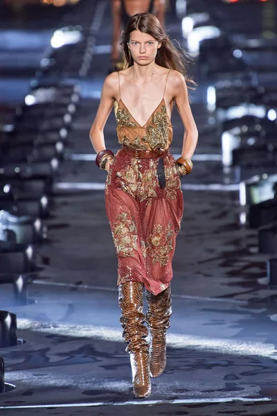 Look 22